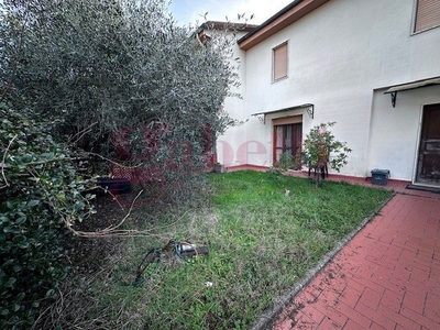 Villa a schiera in Togliatti, 31, Crespina Lorenzana (PI)