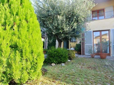 Villa a Schiera in Vendita ad Calcinaia - 330000 Euro