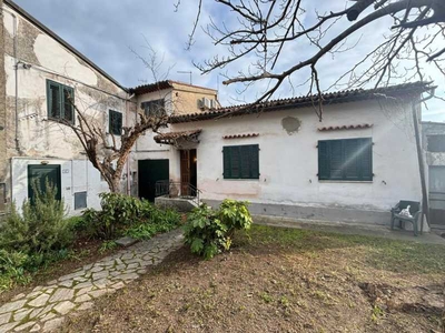 Villa Bifamiliare in Vendita ad Capannoli - 199000 Euro