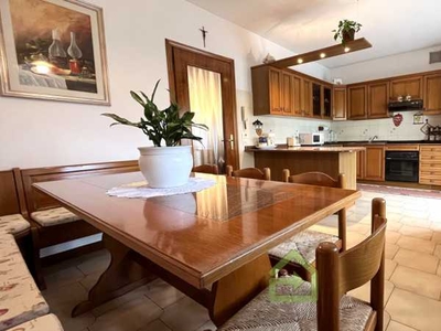 Villa Bifamiliare in Vendita ad Torri di Quartesolo - 285000 Euro