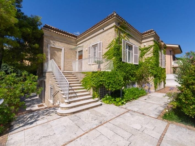 Villa in Vendita a Pescara Riviera