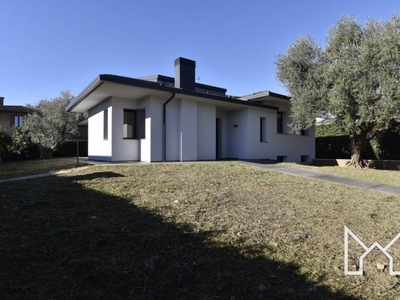 Villa in Vendita a Romano d'Ezzelino San Giacomo