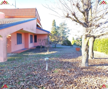 Villa in vendita Alessandria