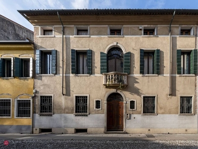 Villa in Vendita in Riviera Paleocapa a Padova