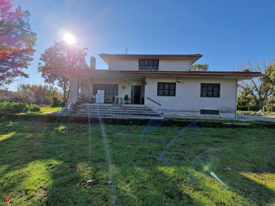 Villa in Vendita in Strada Macchia Grande a Latina