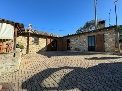 Villa in Vendita in Strada provinciale 101 di montemaggio a Casole d'Elsa