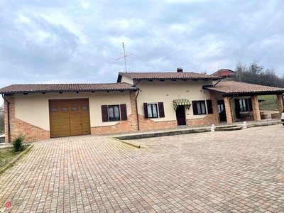 Villa in Vendita in Strada Valgera a Asti