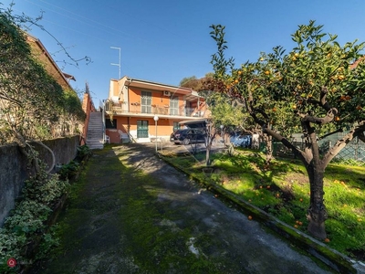 Villa in Vendita in Via A. Manzoni 29 a Tremestieri Etneo