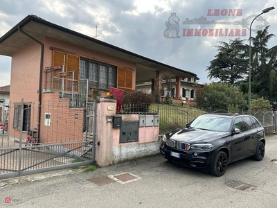 Villa in Vendita in Via dei Fontanili 8 a Bornasco