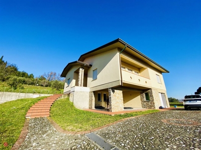 Villa in Vendita in Via di Balbano a Lucca