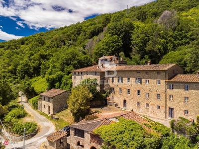 Villa in Vendita in Via di Montecatino 1 a Lucca