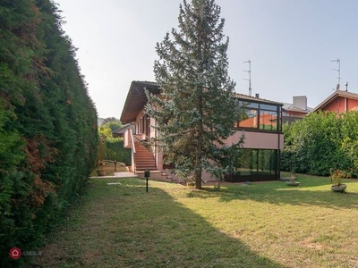 Villa in Vendita in Via Poggetto 2 a Godiasco Salice Terme