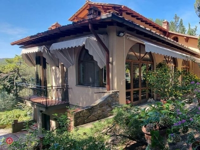 Villa in Vendita in Via Romola a Scandicci