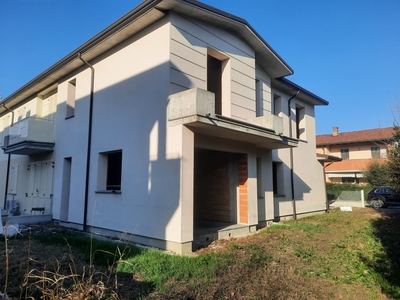 Villa trifamiliare in vendita a Bagnara Di Romagna