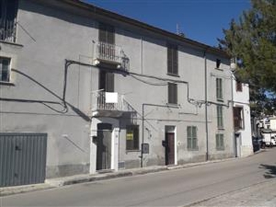 Serramonacesca: Casa indipendente 5 Locali o più