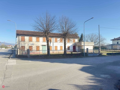 Casa indipendente in Vendita in Via verzegnis a Udine