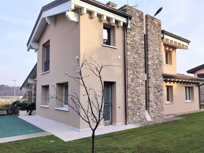 Esclusiva villa in vendita Via Gabriele D'Annunzio, Padenghe sul Garda, Lombardia