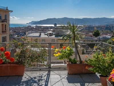 Hotel 5 * di 498 m² in Savona