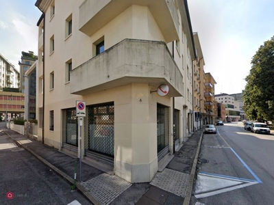 Negozio/Locale commerciale in Vendita in Via Carlo Rezzonico 26 b a Padova