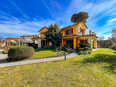 Prestigiosa villa di 300 mq in vendita Via Michelangelo Buonarroti, 84, Forte dei Marmi, Toscana
