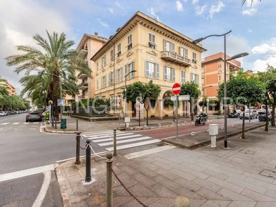 Appartamento di lusso di 323 m² in vendita Viale Enrico Millo, 99, Chiavari, Liguria