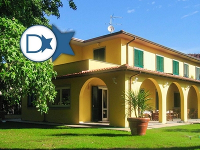 Esclusiva villa in vendita Via Ludovico Ariosto, 27, Forte dei Marmi, Toscana