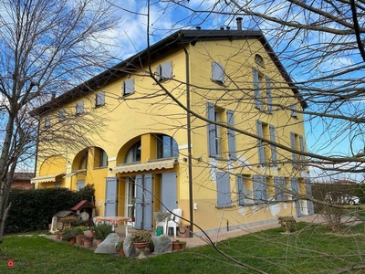 Villa in Vendita in a Modena