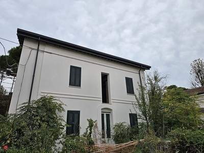 Villa in Vendita in arrigo boito a Rimini