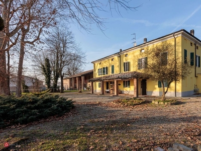 Villa in Vendita in Strada Angelica a Parma