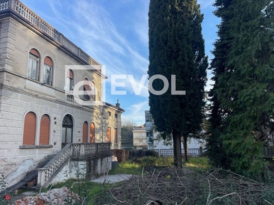 Villa in Vendita in Via San Gabriele 1 a Gorizia