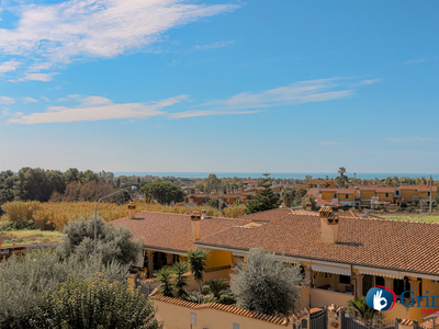 Villa con giardino a Ardea