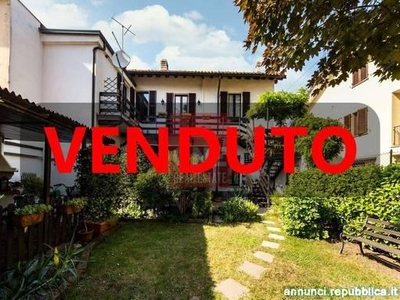 Ville, villette, terratetti Vimercate Via riva 7 cucina: Abitabile,