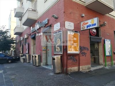 Attività commerciale in vendita a Napoli FUORIGROTTA