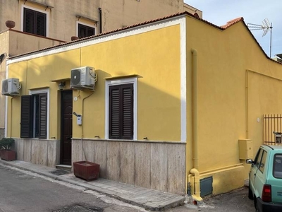 casa indipendente con spazio esterno pallavicino