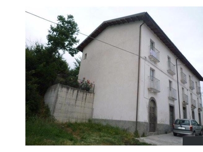 Casa indipendente in vendita a Tornimparte, Frazione Pié La Costa
