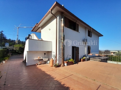 Casa indipendente di 250 mq in vendita - Benevento