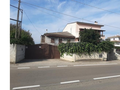 Casa indipendente in vendita a Pescara