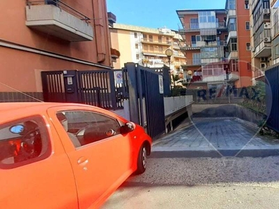 Garage in vendita a Catania via Armando Diaz, 50