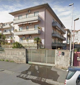 Garage in vendita a Catania via Salvatore Grasso, 36