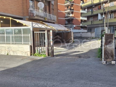 Garage in vendita a Roma via Bartolo da Sassoferrato, 14