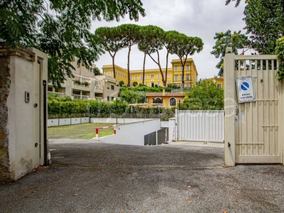 Garage in vendita a Roma via Costantino Maes