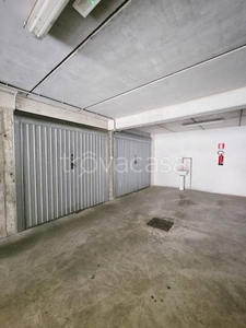 Garage in vendita a Roma via di Giardinetti, 156