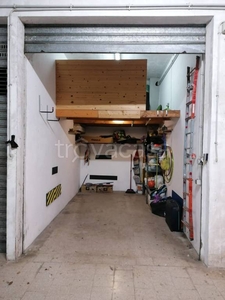 Garage in vendita a Roma via Muravera