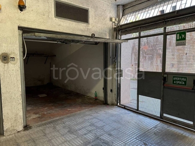 Garage in vendita a Roma via Vincenzo Vela, 27
