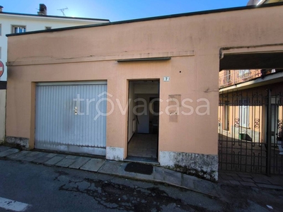 Garage in vendita a Sesto Calende