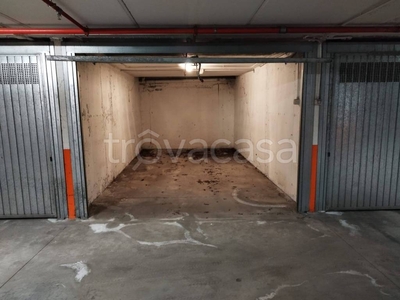 Garage in vendita a Sondrio piazzale Giovanni Bertacchi