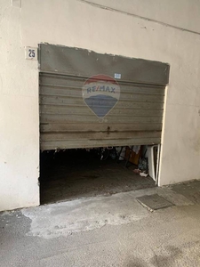 Garage in vendita ad Aci Castello via XXI Aprile, 47