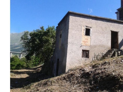 Rustico/Casale in vendita a L'Aquila, Frazione Assergi
