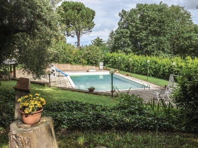 La Colombara - Offagna, meravigliosa villa con piscina