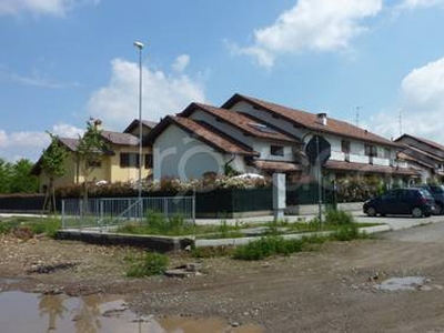 Terreno Residenziale in vendita a Caronno Pertusella vicolo Monte Cassino